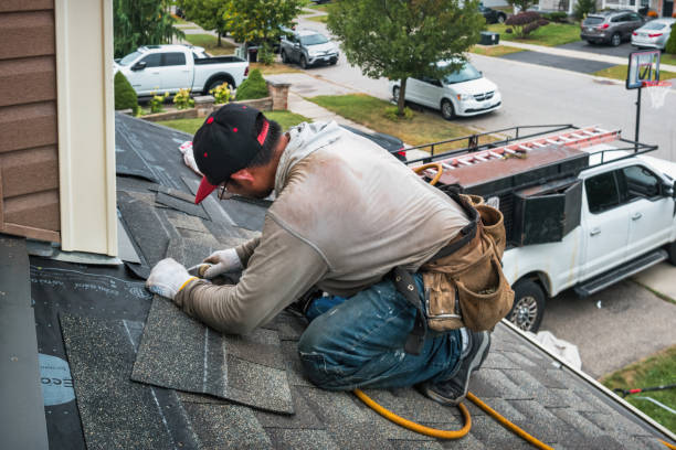 Professional Roofing technician working in Parlin, CO